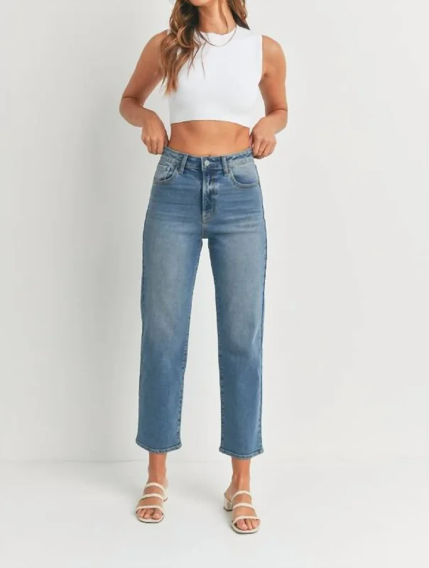 Vintage Straight Jean In Medium Wash